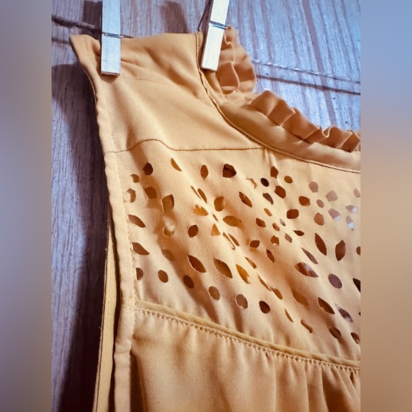 MAEVE by Anthropologie woman’s mustard sleeveless ruffle collar blouse - Picture 6 of 8